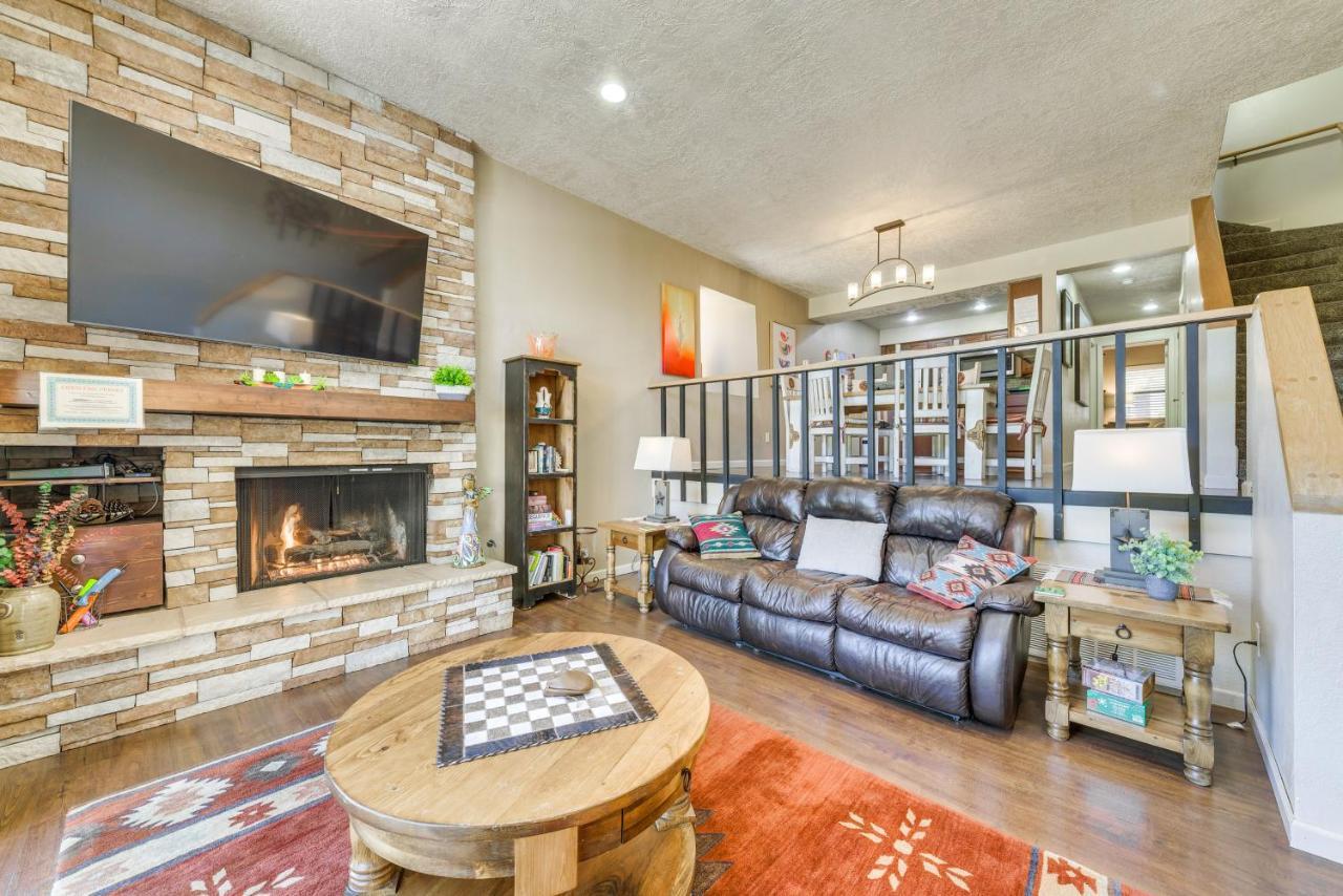 Ruidoso Golf Condo - Patio, Fire Pit And Mtn View! Kültér fotó